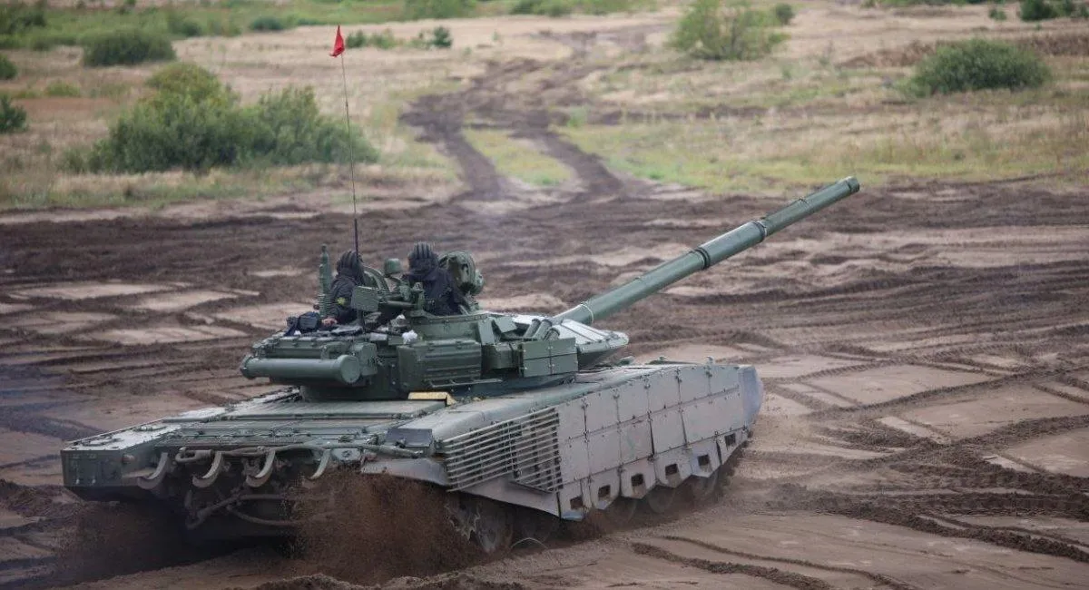 t-72bm2-biloruskyi-tank-novoho-pokolinnia-7d9a
