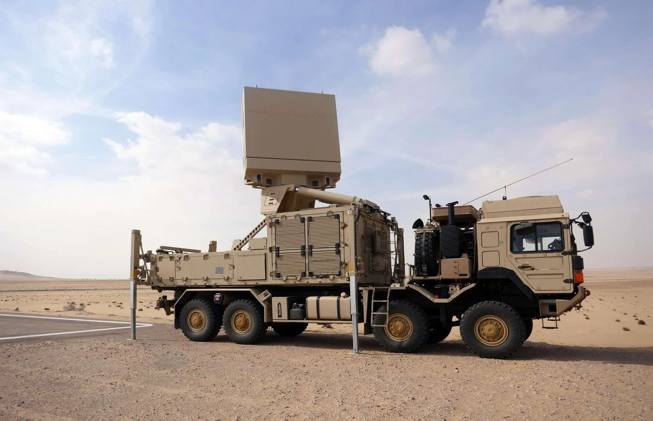 trml-4d-mobilnyi-4d-radar-hensoldt-shcho-pereosmysliuie-zakhyst-neba-6117