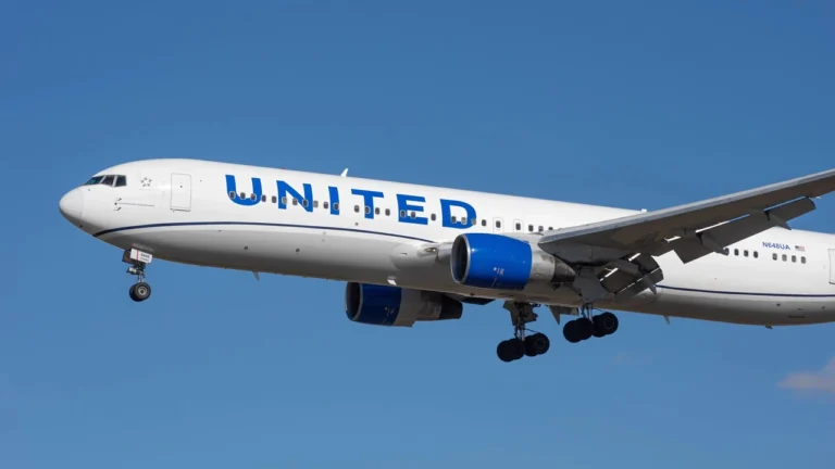 ua-923-hid-po-reisu-united-airlines-z-los-andzhelesa-do-londona-2723