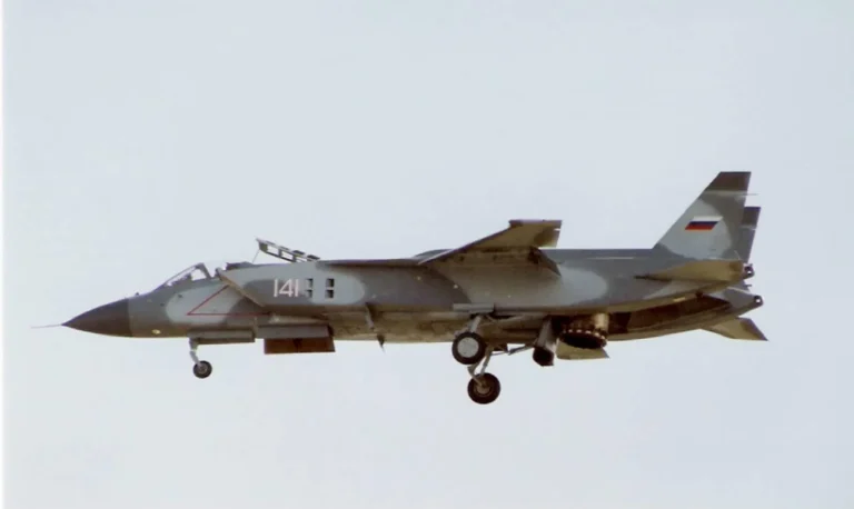 yak-141-freestyle-naibilsh-ambitnyi-proekt-radianskoi-aviatsii-vertykalnoho-zlot-ea07