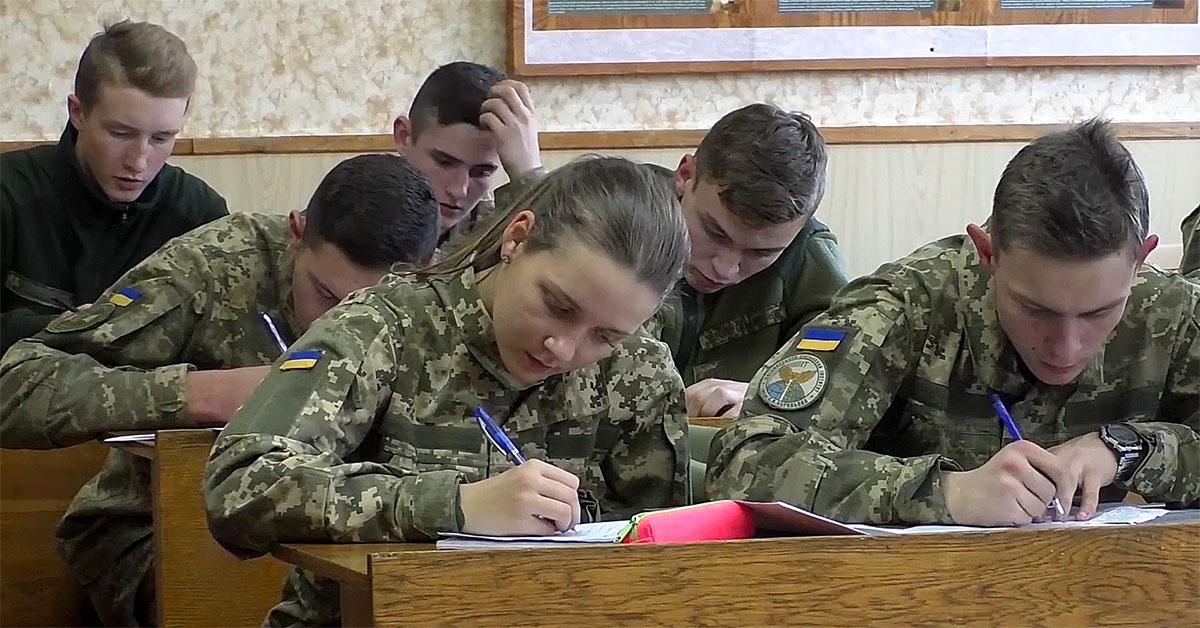 z-iakoho-viku-berut-v-kadetsku-shkolu-v-ukraini-povnyi-hid-2026-7748