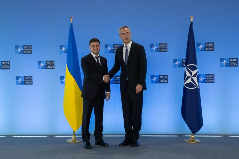 5-stattia-nato-sutnist-kolektyvnoi-oborony-aliansu-7b5d