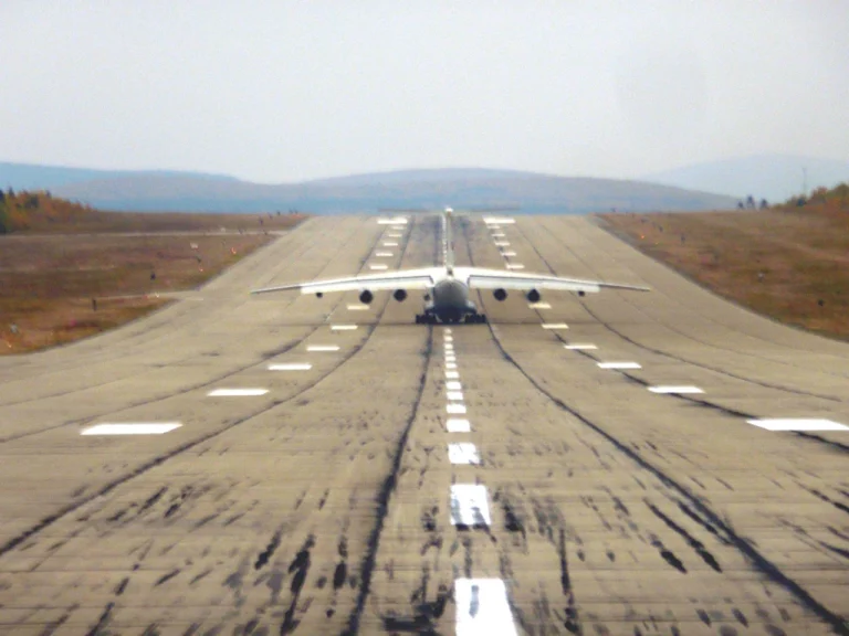 aerodrom-olenia-tochna-vidstan-do-ukrainy-istoriia-bazy-ta-ii-rol-u-suchasnykh-p-f478