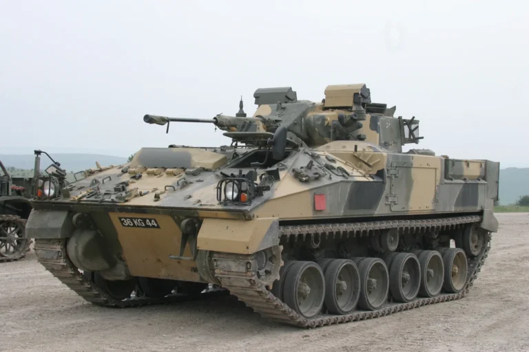 bmp-warrior-povnyi-ohliad-brytanskoi-boiovoi-mashyny-pikhoty-fv510-7594