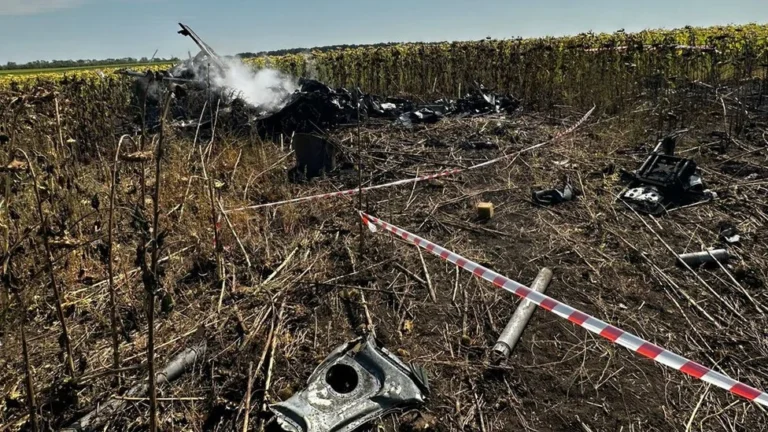 Місце катастрофи вертольота Мі-8 на Полтавщині після перехоплення дронів