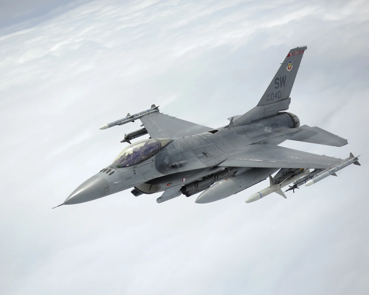 f-16-kharakterystyky-povnyi-ohliad-vynyshchuvacha-fighting-falcon-4142