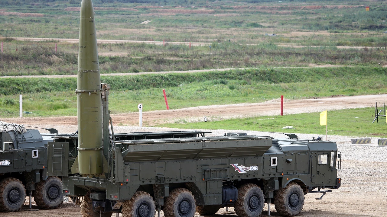 iskandery-povnyi-rozbir-operatyvno-taktychnoho-raketnoho-kompleksu-9k720-64c7