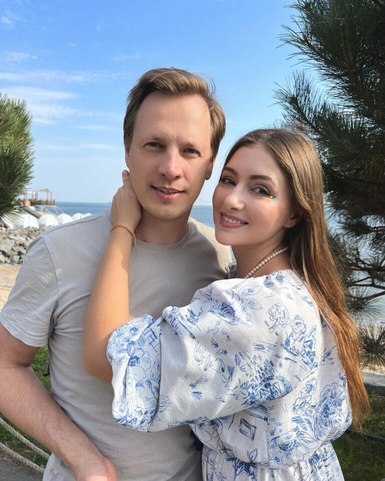 Катерина Тишкевич с мужем Валентином Томусяком у моря