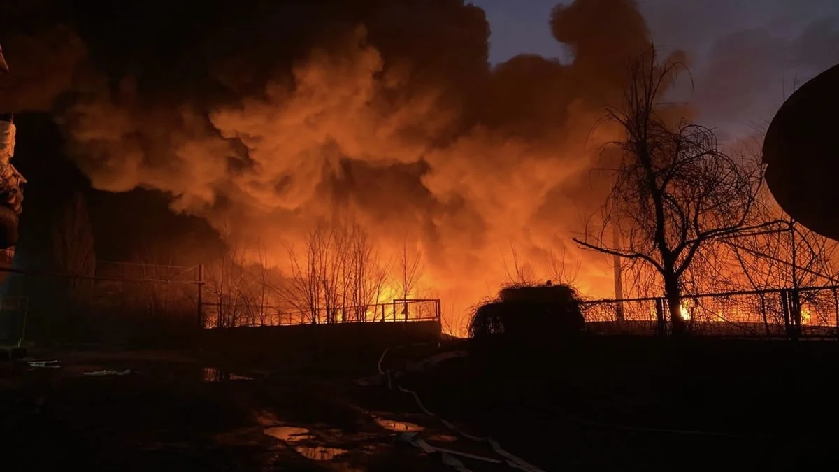 Пожежа на промисловому підприємстві Кривого Рогу після атаки РФ