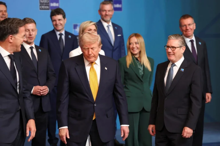 Ляпы Трампа на саммите НАТО: новые слухи о здоровье и ответ Белого дома Дональд Трамп на саммите НАТО среди лидеров государств