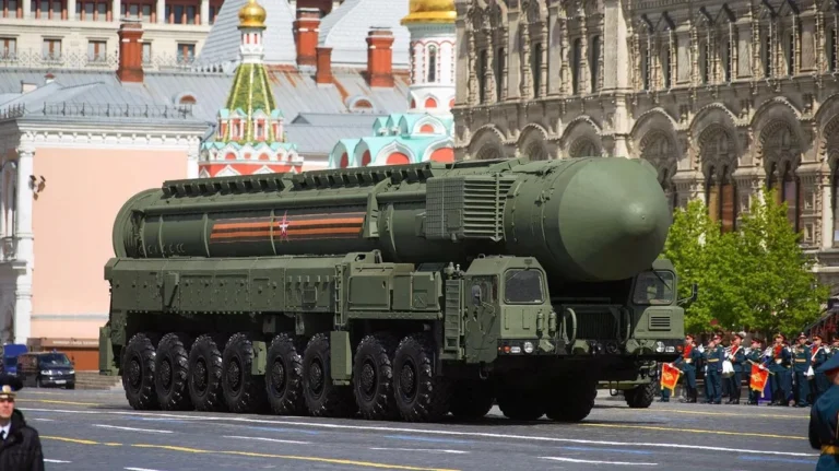 mbr-sarmat-nova-vazhka-raketa-rosii-eec7