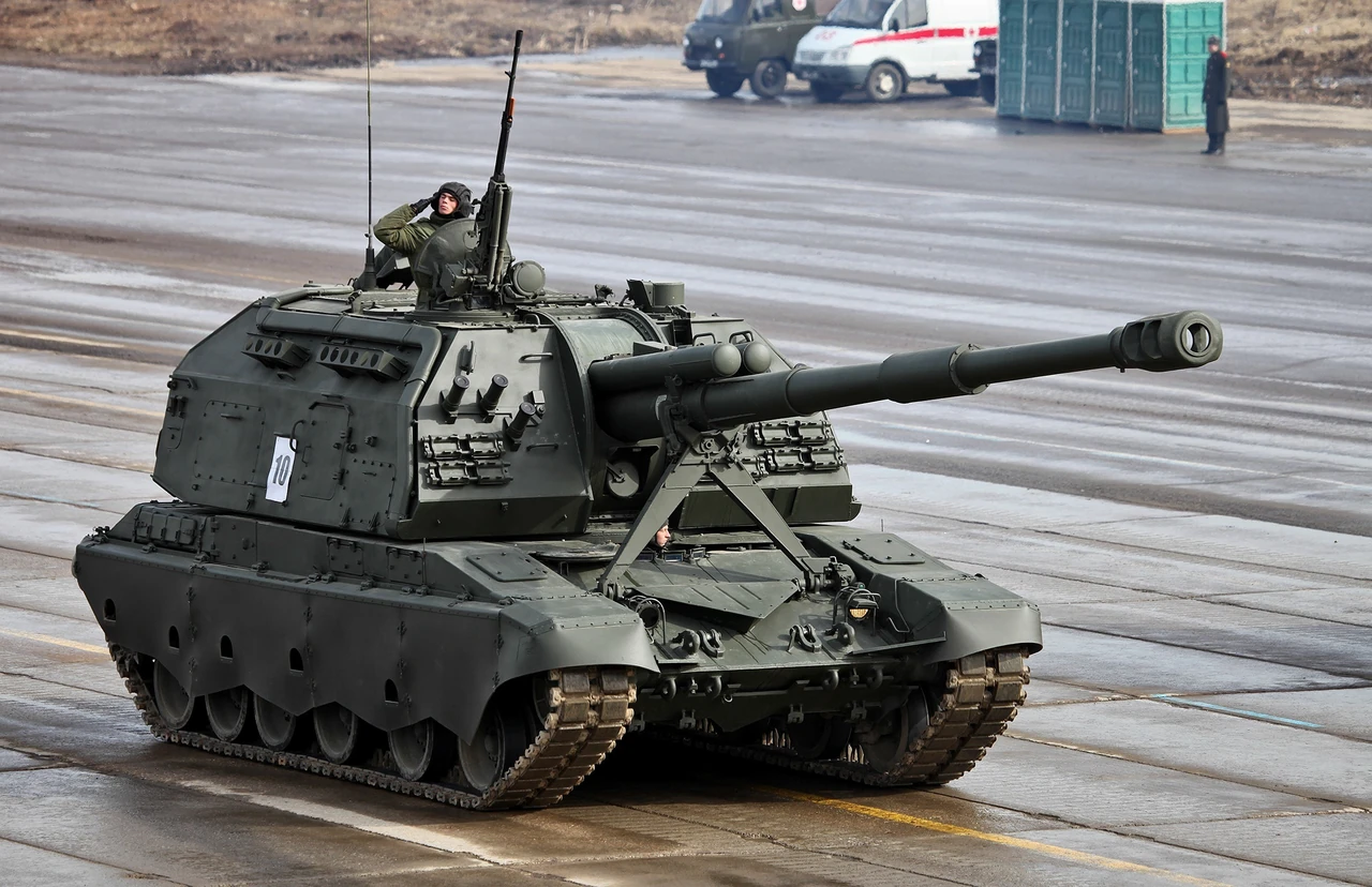 msta-s-povnyi-hid-po-samokhidnii-haubytsi-2s19-e035