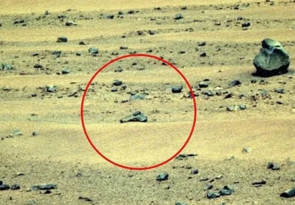 Обєкт схожий на пістолет на поверхні Марса з фото ровера Opportunity