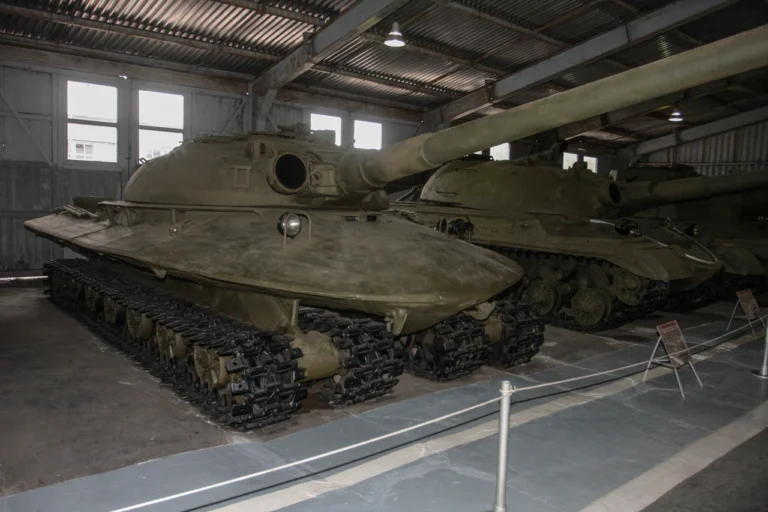 nota-tank-taiemnychyi-kharkivskyi-prototyp-iz-152-mm-harmatoiu-699b
