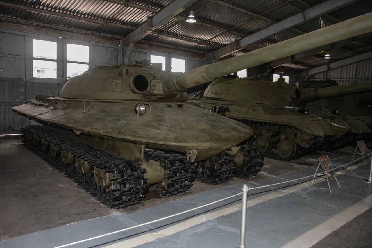 nota-tank-taiemnychyi-kharkivskyi-prototyp-iz-152-mm-harmatoiu-699b