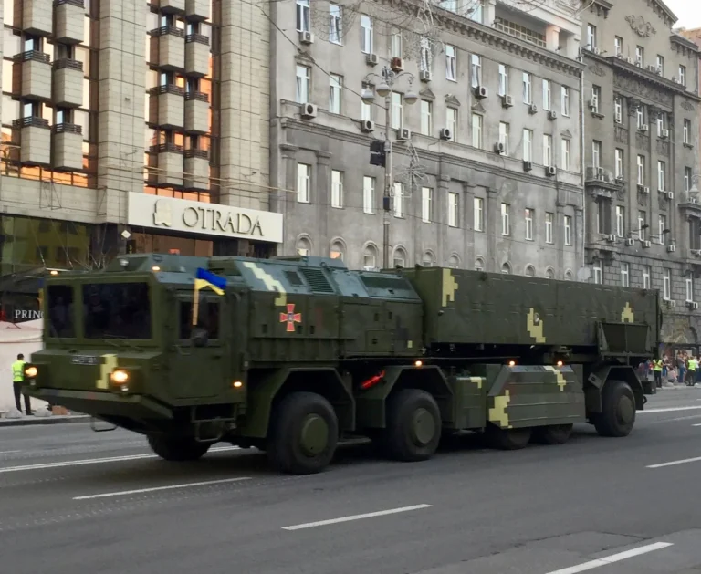 raketa-sapsan-potuzhnyi-ukrainskyi-balistychnyi-kompleks-db16