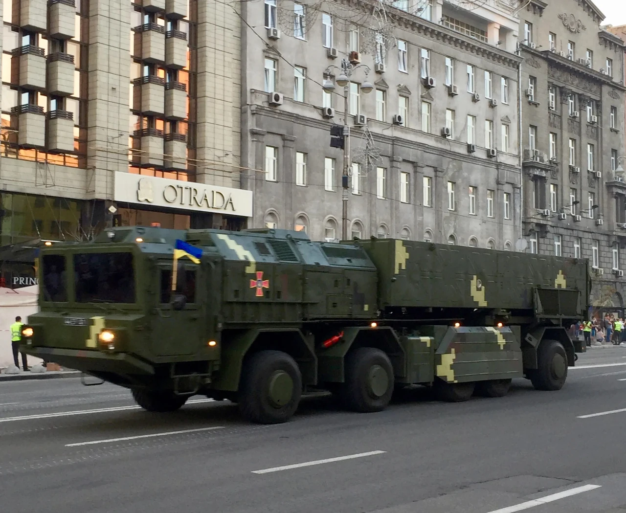raketa-sapsan-potuzhnyi-ukrainskyi-balistychnyi-kompleks-db16