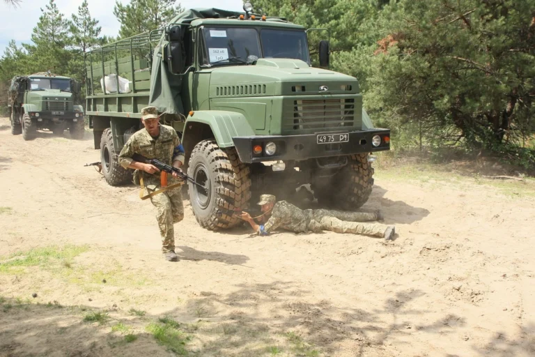 shcho-take-tro-povnyi-hid-po-sylakh-terytorialnoi-oborony-ukrainy-f5a5