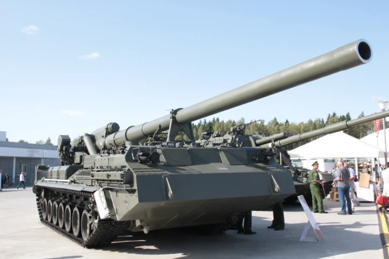 2s7-pion-naipotuzhnisha-samokhidna-harmata-radianskoi-doby-ta-ii-rol-u-suchasnyk-1997