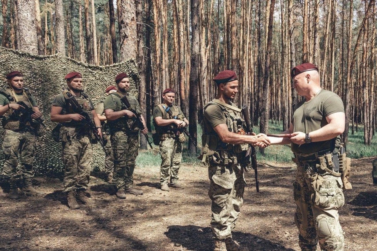 77-bryhada-istoriia-boiovyi-shliakh-i-rol-naddniprianskykh-desantnykiv-u-viini-9e96