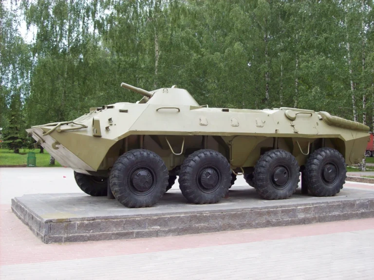 btr-70-radianskyi-bronetransporter-shcho-dosi-voiuie-u-2026-rotsi-2519
