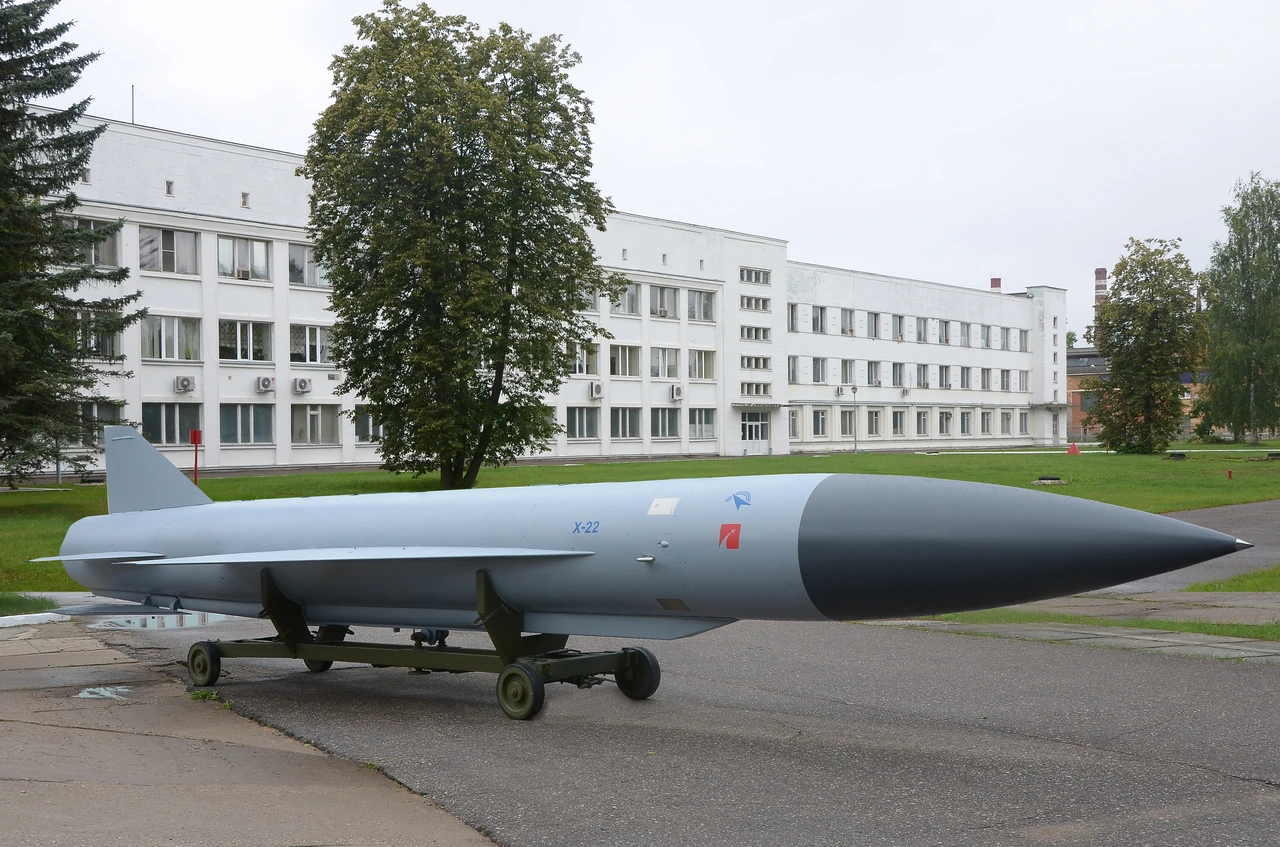 kharakterystyky-rakety-kh-22-povnyi-rozbir-parametriv-istorii-ta-suchasnoho-zast-5190