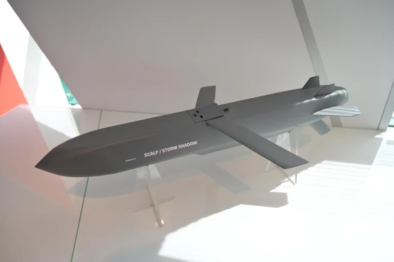 mirazh-litak-istoriia-konstruktsiia-ta-rol-frantsuzkykh-vynyshchuvachiv-dassault-d68b
