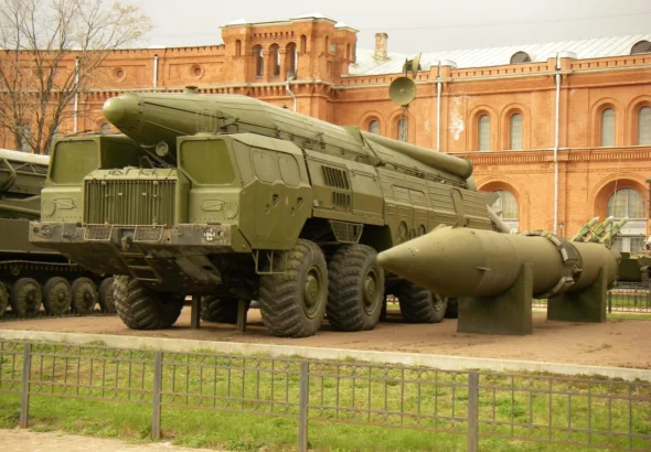 operatyvno-taktychnyi-raketnyi-kompleks-iskander-istoriia-kharakterystyky-ta-suc-87ea