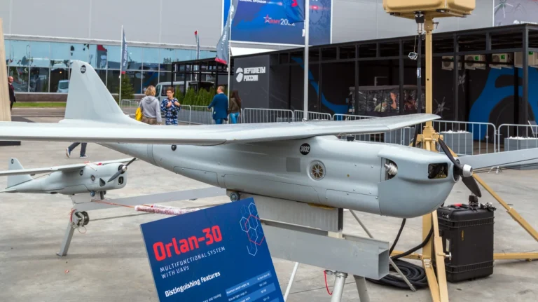 orlan-30-rozviduvalnyi-bpla-z-lazernym-navedenniam-povnyi-ohliad-mozhlyvostei-kh-6322