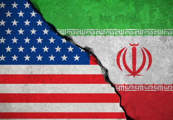 ssha-i-iran-iak-kolyshni-soiuznyky-opynylysia-na-mezhi-viiny-i-chomu-tse-vyznach-d897