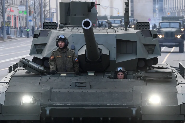 t-14-armata-revoliutsiinyi-rosiiskyi-tank-iakyi-tak-i-ne-stav-masovym-6f28
