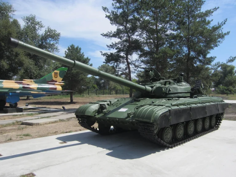 t-90-povnyi-ohliad-osnovnoho-boiovoho-tanka-istoriia-kharakterystyky-modyfikatsi-1401
