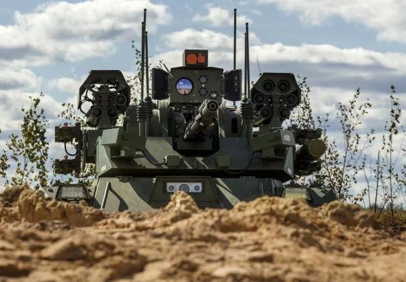 uran-9-rosiiskyi-boiovyi-robot-iakyi-mav-zminyty-pravyla-viiny-ale-zitknuvsia-z-c290