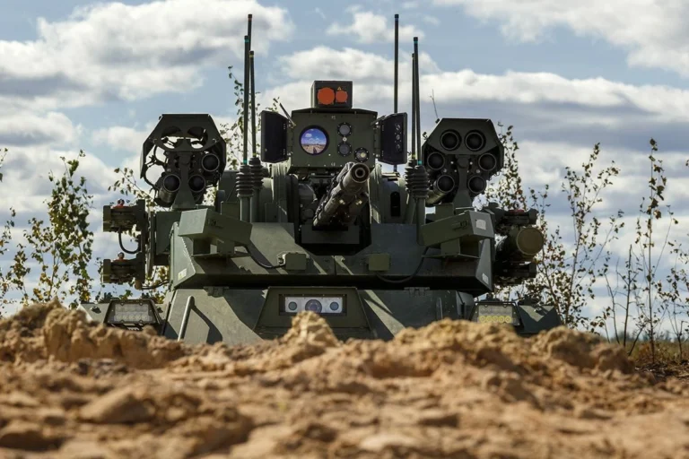 uran-9-rosiiskyi-boiovyi-robot-iakyi-mav-zminyty-pravyla-viiny-ale-zitknuvsia-z-c290